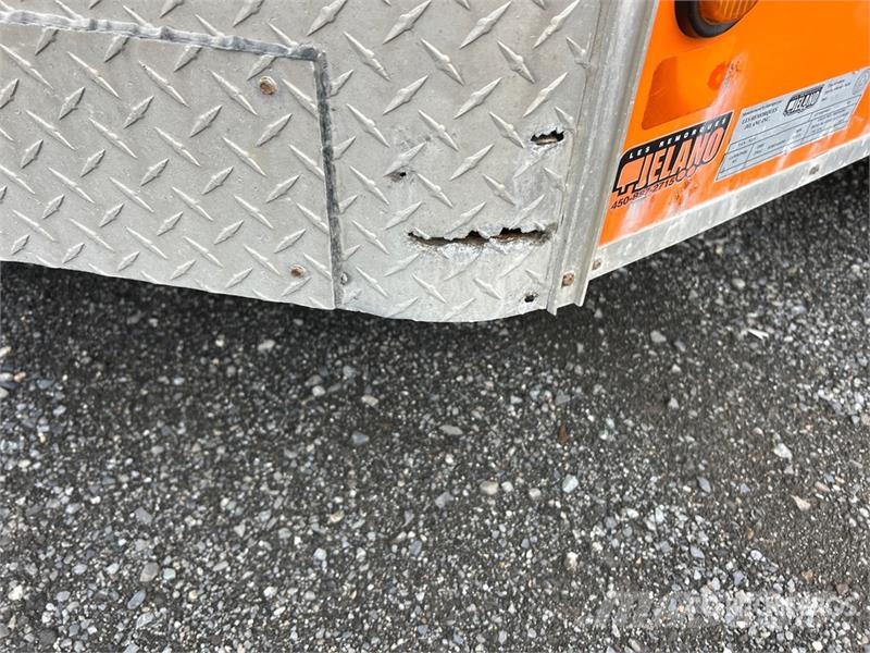  Jelano 13 ft T/A Enclosed Trailer Причепи-фургони
