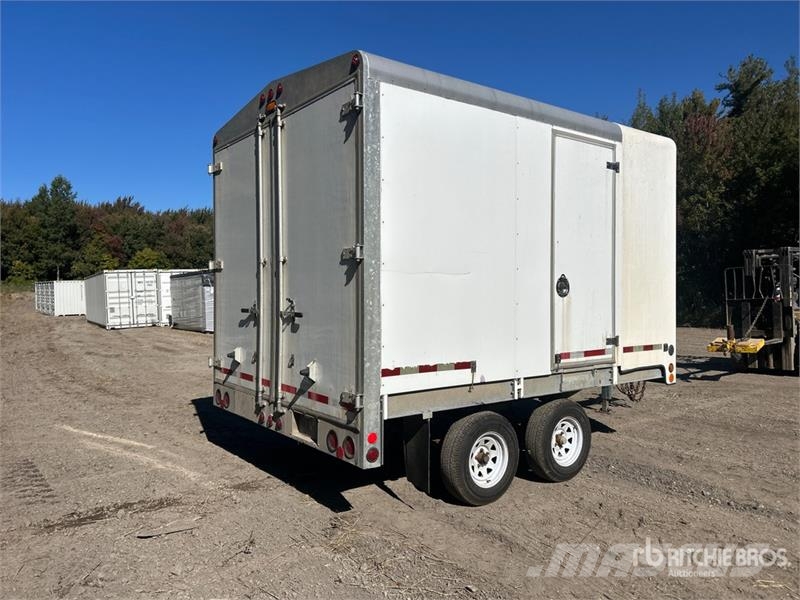 JL Leclerc 03356 13 ft T/A Enclosed Trailer Причепи-фургони