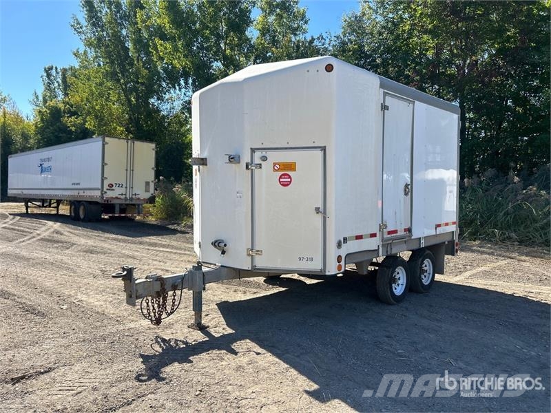 JL Leclerc 03356 13 ft T/A Enclosed Trailer Причепи-фургони