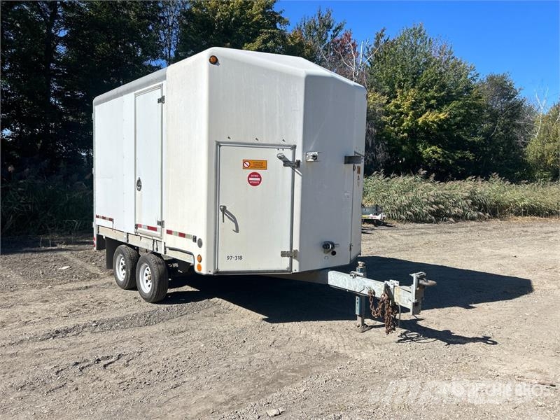 JL Leclerc 03356 13 ft T/A Enclosed Trailer Причепи-фургони