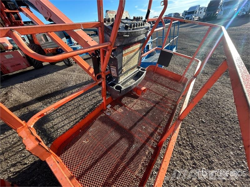 JLG 1200SJP 4WD Diesel Telescopic Boom Lift Nacelles télescopiques