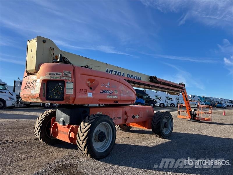 JLG 1200SJP 4WD Diesel Telescopic Boom Lift Nacelles télescopiques