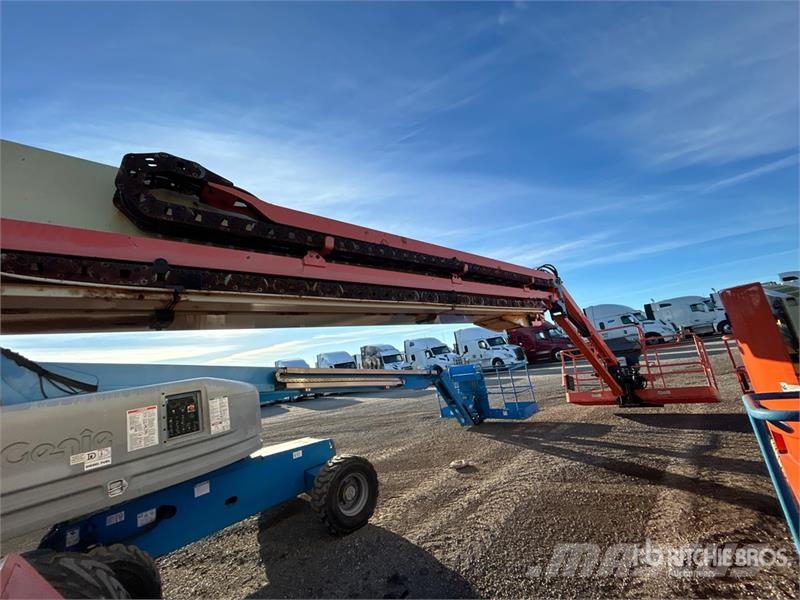 JLG 1200SJP 4WD Diesel Telescopic Boom Lift Nacelles télescopiques