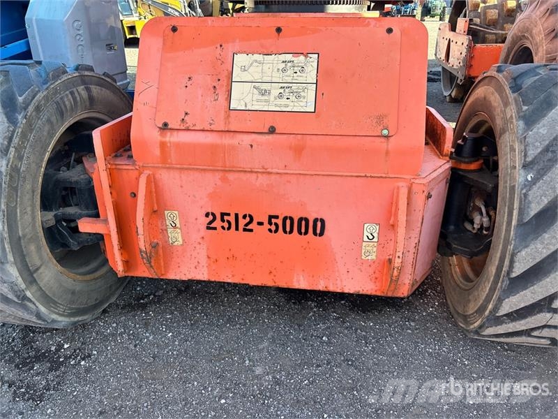JLG 1200SJP 4WD Diesel Telescopic Boom Lift Nacelles télescopiques