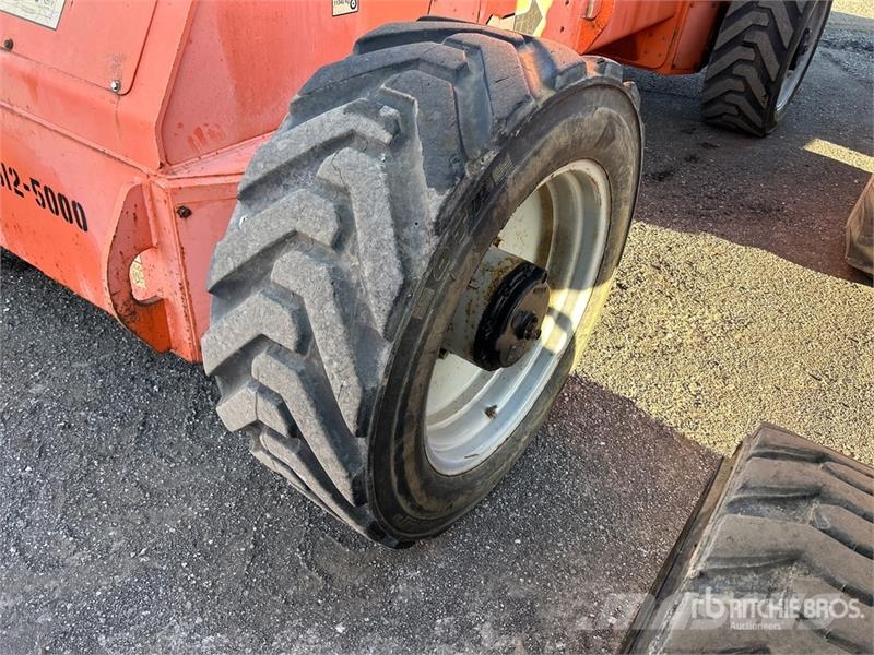 JLG 1200SJP 4WD Diesel Telescopic Boom Lift Nacelles télescopiques
