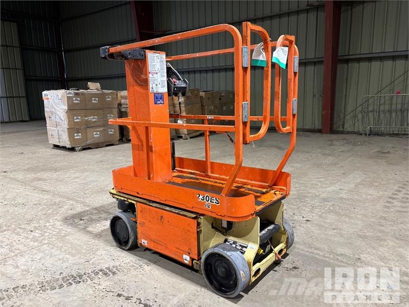 JLG 1230ES Vertical Mast Lift Personenaufzüge