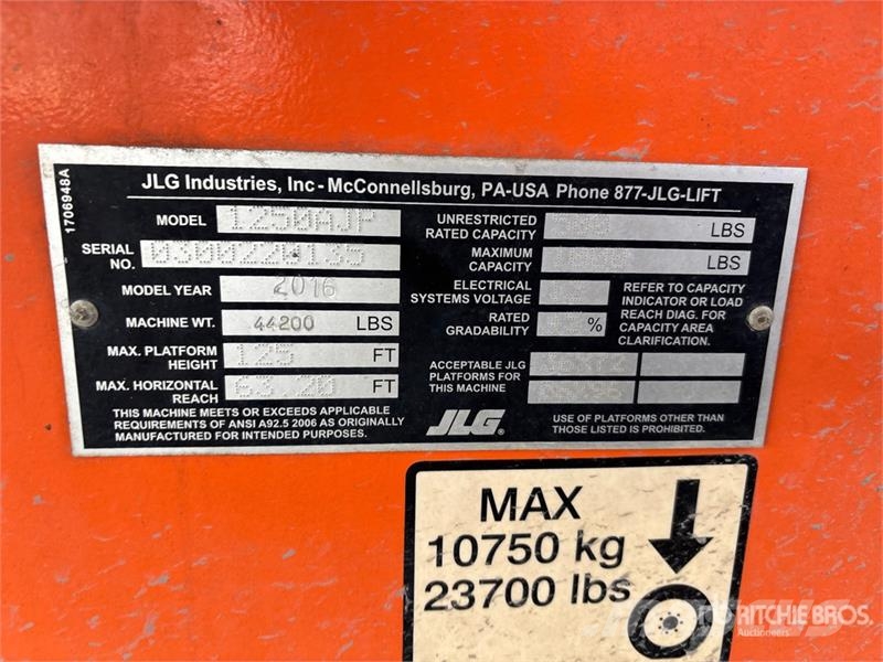 JLG 1250AJP 4WD Diesel Articulating Boom Lift رافعات سلة مفصلية