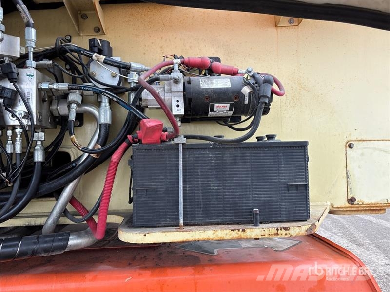 JLG 1250AJP 4WD Diesel Articulating Boom Lift رافعات سلة مفصلية