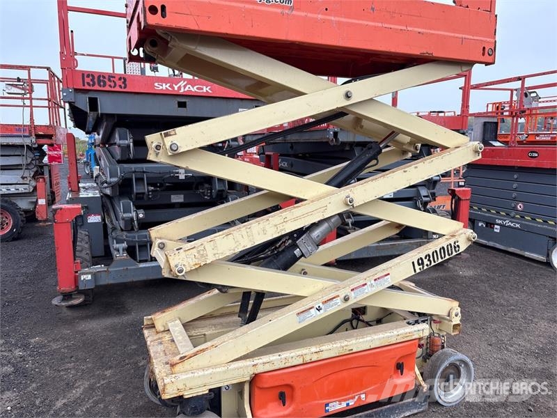 JLG 1930ES Electric Scissor Lift Saksilavat