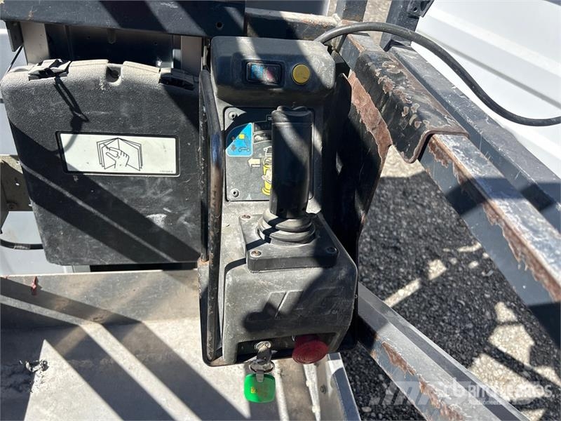 JLG 20MVL Vertical Mast Lift 垂直昇降型リフト