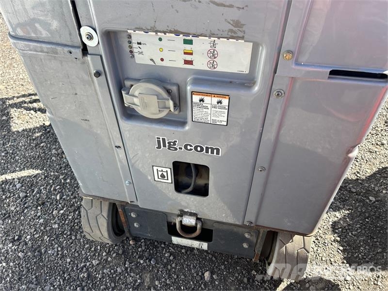 JLG 20MVL Vertical Mast Lift 垂直昇降型リフト