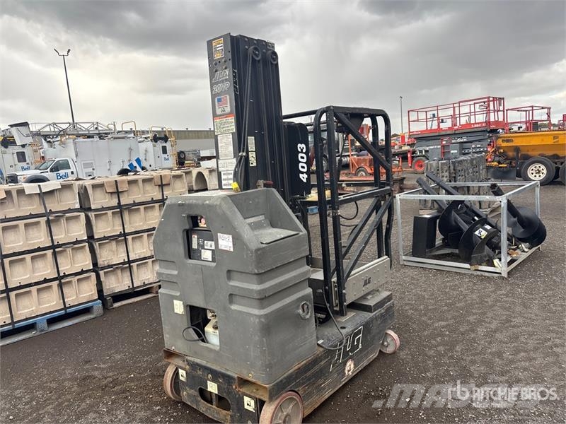 JLG 20VP Vertical Mast Lift Plataformas con jaula de elevación