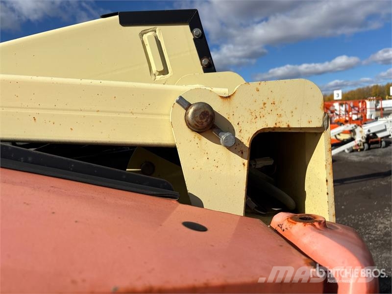 JLG 340AJ 4WD LPG Articulating Boom Lift رافعات سلة مفصلية