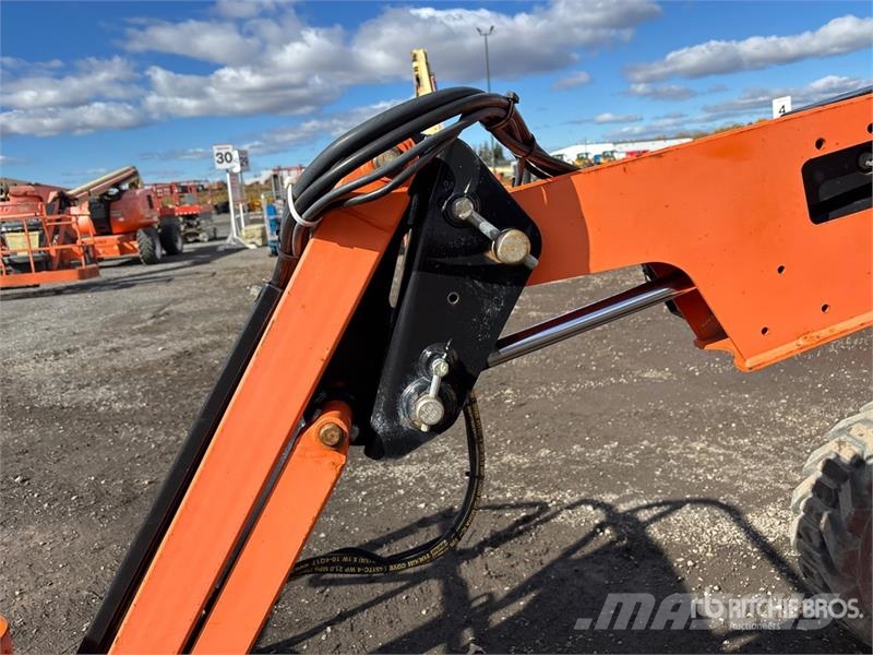 JLG 340AJ 4WD LPG Articulating Boom Lift رافعات سلة مفصلية