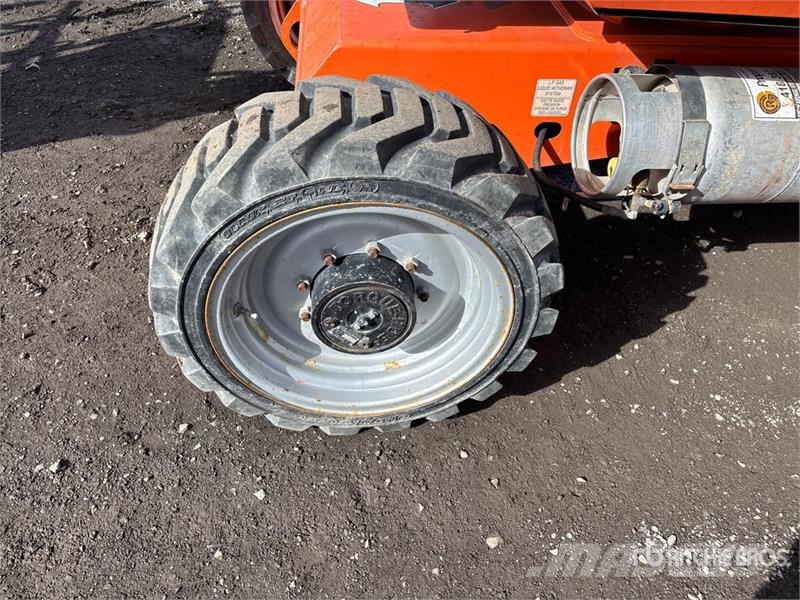JLG 340AJ 4WD LPG Articulating Boom Lift رافعات سلة مفصلية