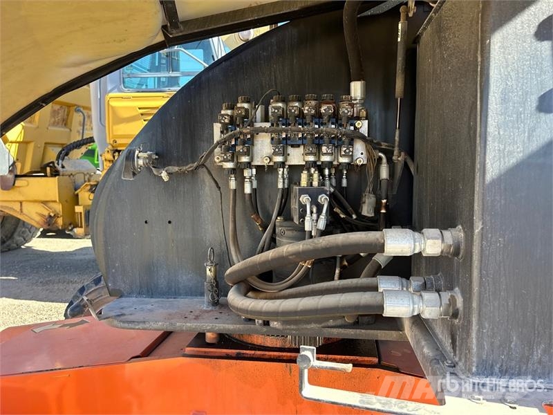 JLG 400S 4WD Diesel Telescopic Boom Lift رافعات سلة تلسكوبية