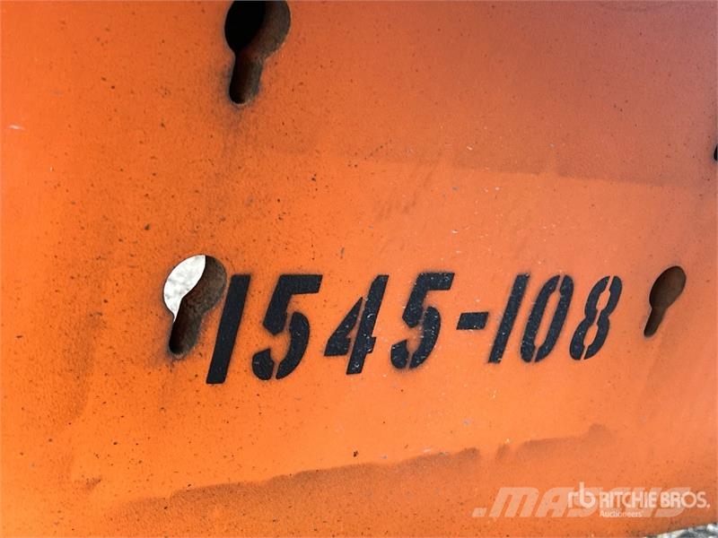 JLG 450 AJ Series II 관절형 전동이동 리프트