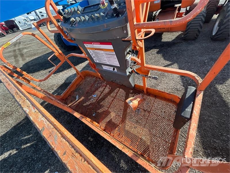 JLG 450 AJ Series II 관절형 전동이동 리프트