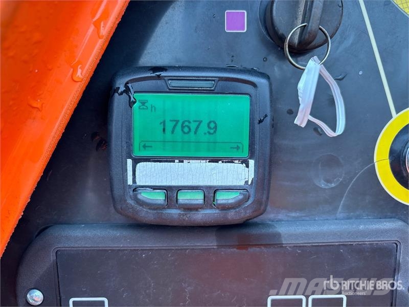 JLG 450AJ 4WD Dual Fuel Articulating Boom Lift Kloubové plošiny