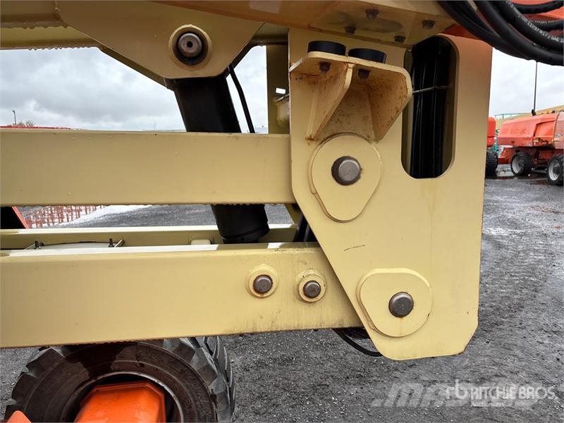 JLG 450AJ 4WD Dual Fuel Articulating Boom Lift Kloubové plošiny