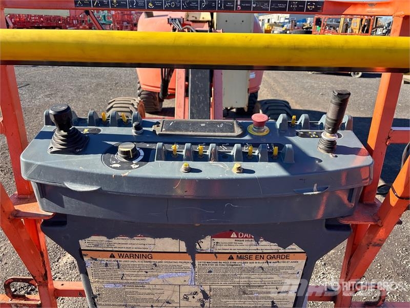JLG 450AJ Series II 4WD Dual Fuel Articulating Boom Li Plataforma de trabajo articulada