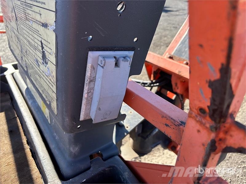 JLG 450AJ Series II 4WD Dual Fuel Articulating Boom Li Plataforma de trabajo articulada