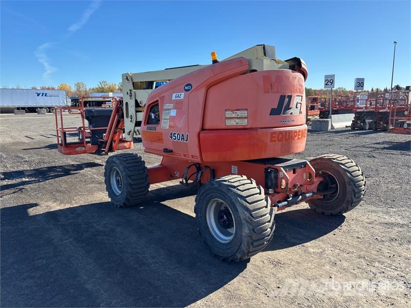 JLG 450AJ Series II 4WD Dual Fuel Articulating Boom Li Plataforma de trabajo articulada