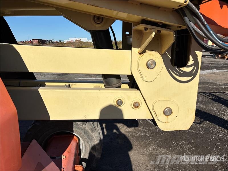 JLG 450AJ Series II 4WD Dual Fuel Articulating Boom Li Plataforma de trabajo articulada