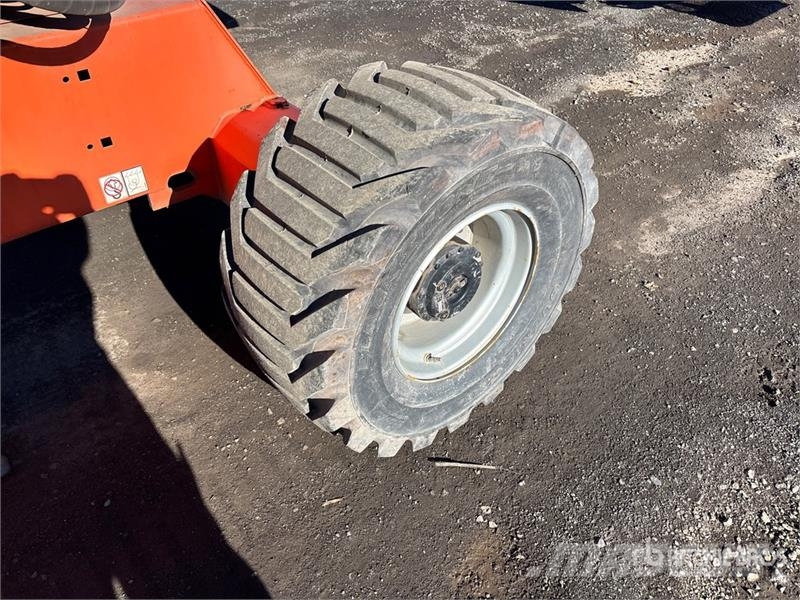 JLG 450AJ Series II 4WD Dual Fuel Articulating Boom Li Plataforma de trabajo articulada
