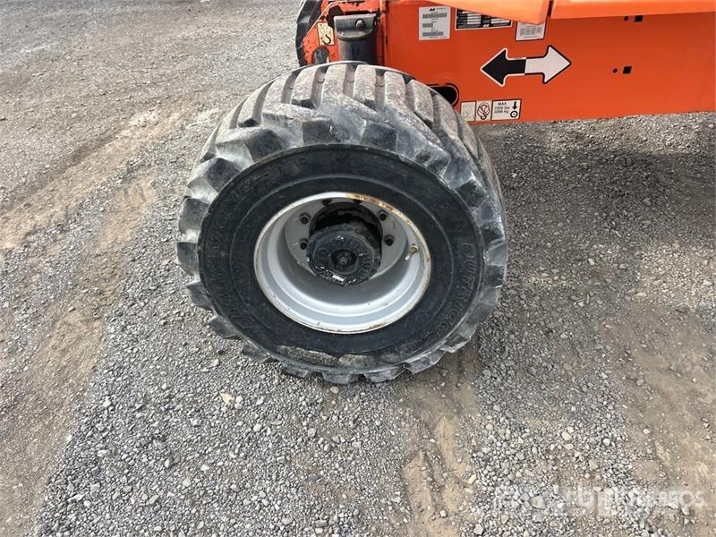 JLG 450AJ Series ll 4WD Dual Fuel Articulating Boom Li Articulated boom lifts
