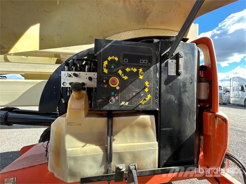 JLG 450AJ Series ll 4WD Diesel Articulating Boom Lift رافعات سلة مفصلية