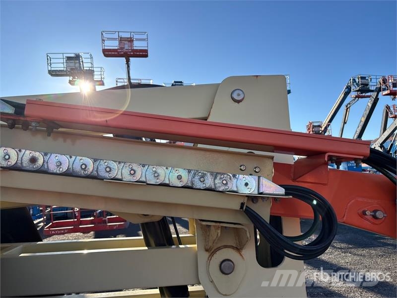 JLG 450AJ Series ll 4WD Dual Fuel Articulating Boom Li Karos emelők