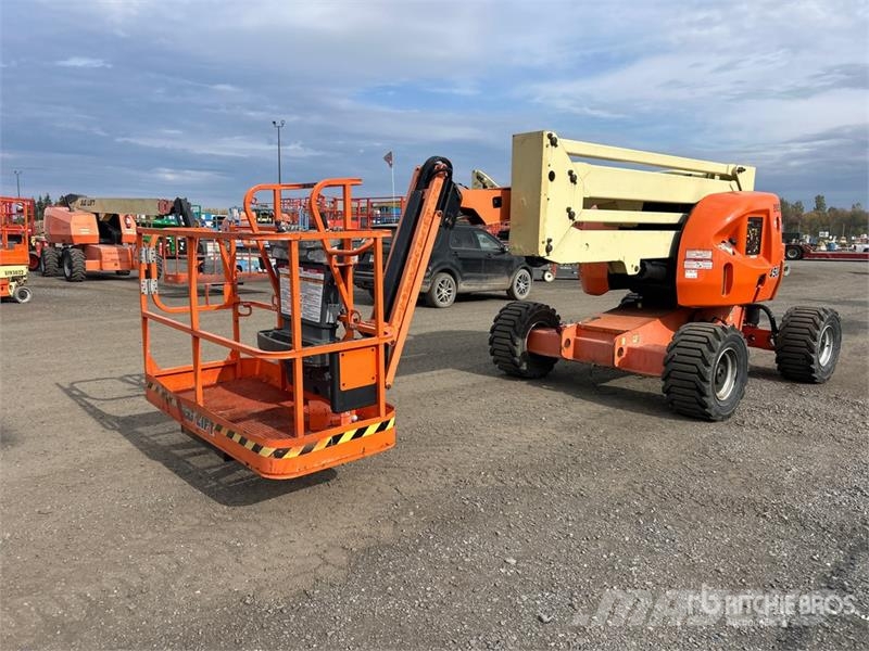 JLG 450AJ Series ll 4WD Dual Fuel Articulating Boom Li Karos emelők