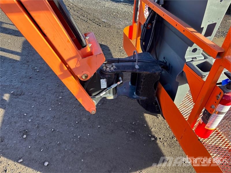 JLG 450AJ Series ll 4WD Dual Fuel Articulating Boom Li Nacele cu brat articulat