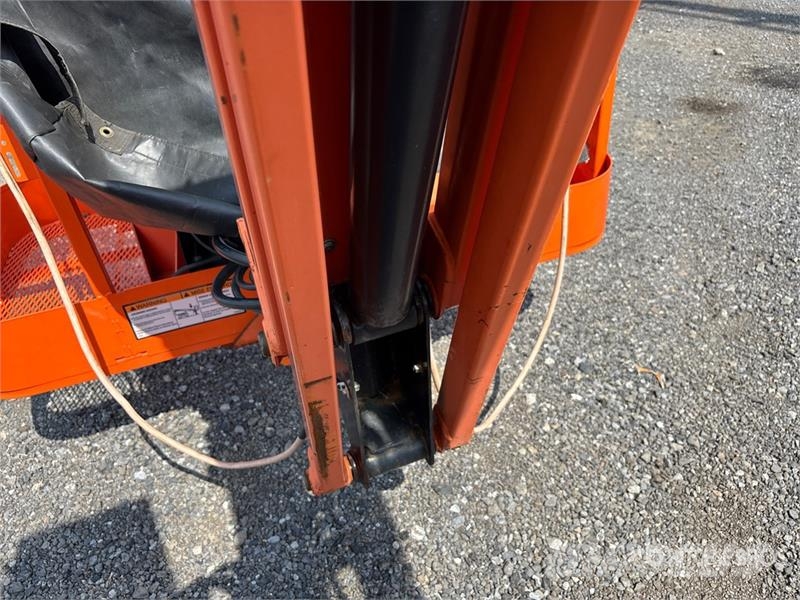 JLG 450AJ Series ll 4WD Diesel Articulating Boom Lift Piattaforme a braccio articolato
