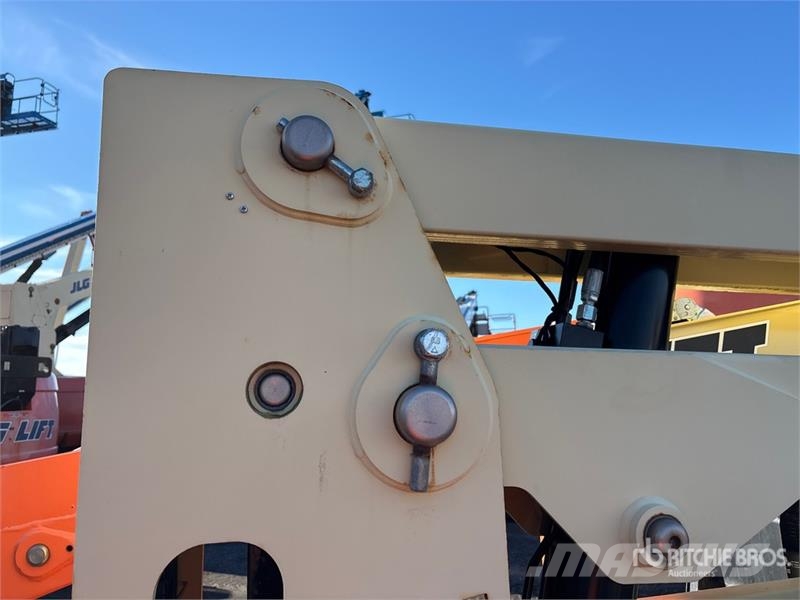 JLG 450AJ Series ll 4WD Dual Fuel Articulating Boom Li Nacele cu brat articulat