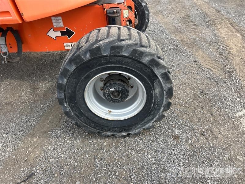 JLG 450AJ Series ll 4WD Dual Fuel Articulating Boom Li Articulated boom lifts