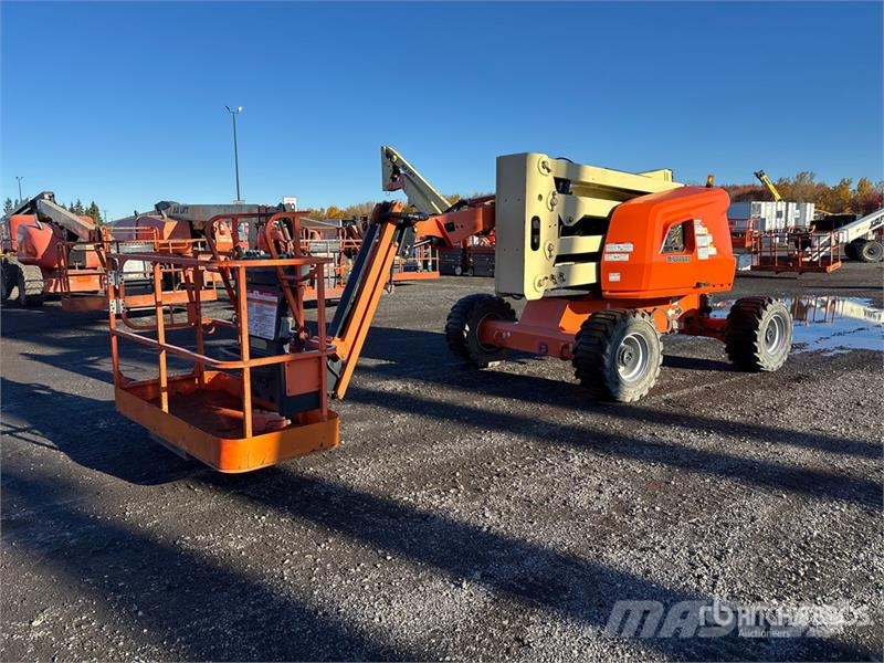 JLG 450AJ Series ll 4WD Dual Fuel Articulating Boom Li Karos emelők