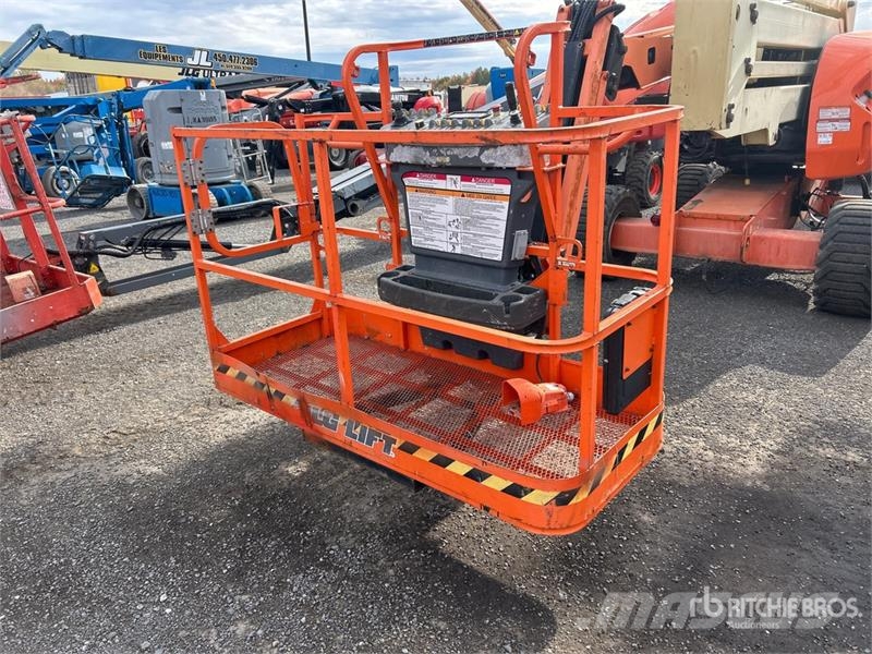 JLG 450AJ Series ll 4WD Dual Fuel Articulating Boom Li Karos emelők