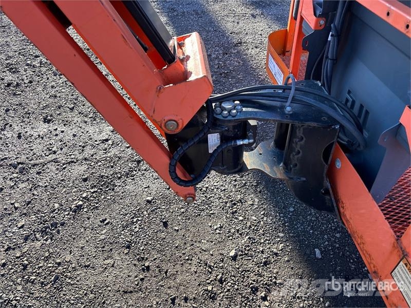 JLG 450AJ Series ll 4WD Dual Fuel Articulating Boom Li Karos emelők