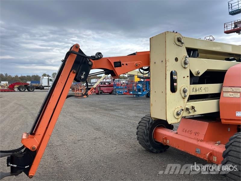 JLG 450AJ Series ll 4WD Dual Fuel Articulating Boom Li Articulated boom lifts