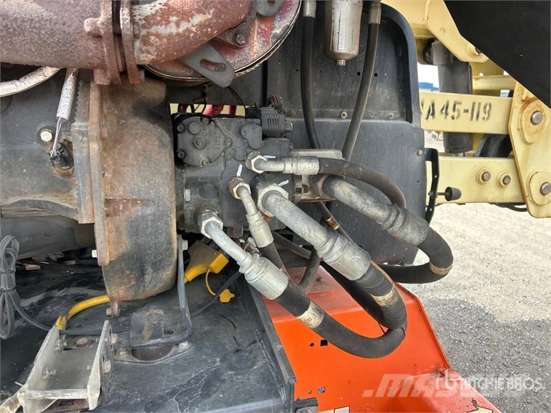 JLG 450AJ Series ll 4WD Dual Fuel Articulating Boom Li Articulated boom lifts