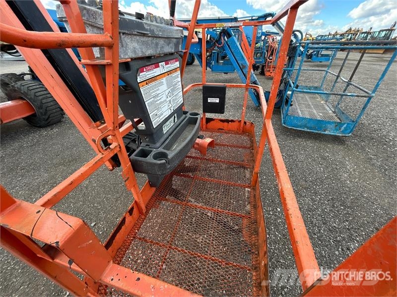 JLG 450AJ Series ll 4WD Diesel Articulating Boom Lift رافعات سلة مفصلية