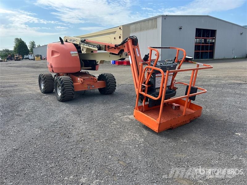 JLG 450AJ Series ll 4WD Dual Fuel Articulating Boom Li Piattaforme a braccio articolato