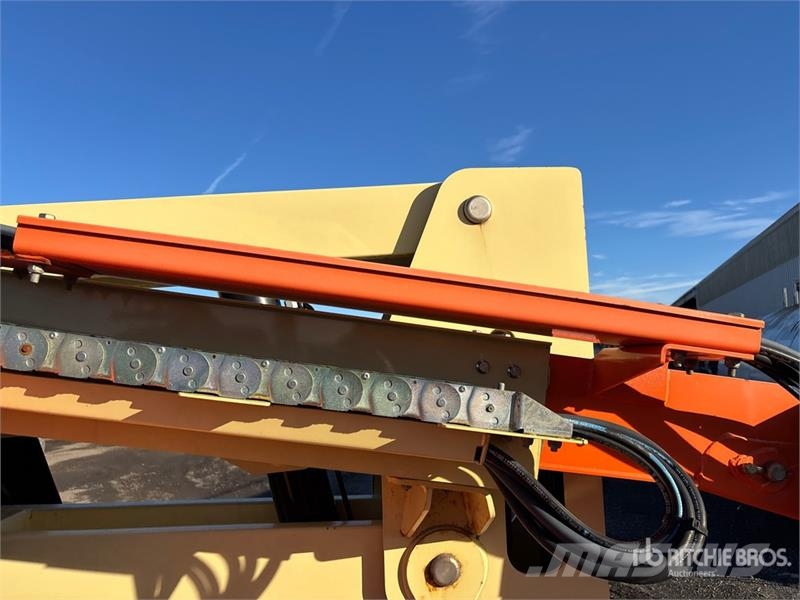 JLG 450AJ Series ll 4WD Dual Fuel Articulating Boom Li Nacele cu brat articulat