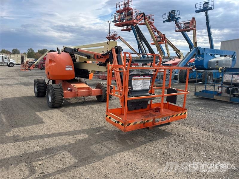 JLG 450AJ Series ll 4WD Dual Fuel Articulating Boom Li Karos emelők