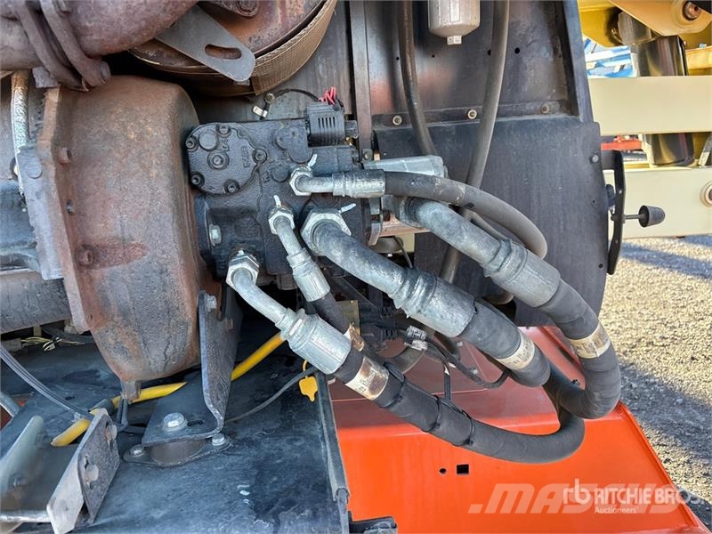 JLG 450AJ Series ll 4WD Dual Fuel Articulating Boom Li Karos emelők