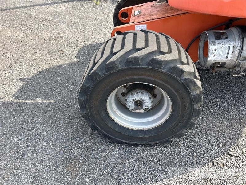 JLG 450AJ Series ll 4WD Dual Fuel Articulating Boom Li Piattaforme a braccio articolato