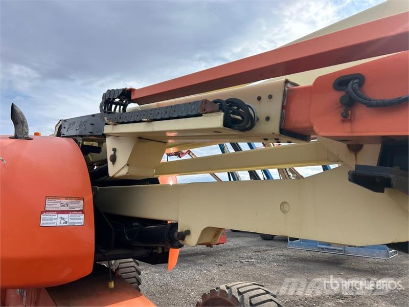 JLG 450AJ Series ll 4WD Dual Fuel Articulating Boom Li Karos emelők