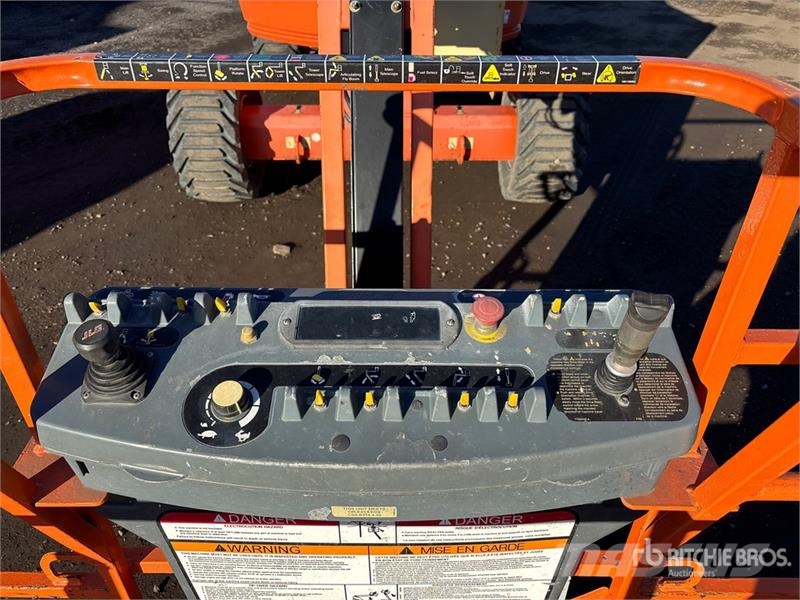 JLG 450AJ Series ll 4WD Dual Fuel Articulating Boom Li Nacele cu brat articulat